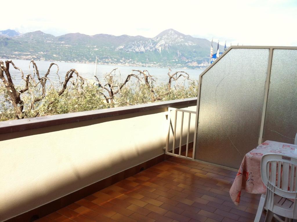 Hotel Fraderiana Torri Del Benaco Pokoj fotografie