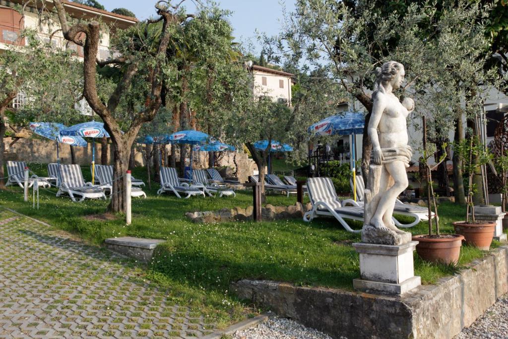 Hotel Fraderiana Torri Del Benaco Pokoj fotografie
